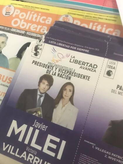 Boletas rotas en la punta en este caso, de Javier Milei