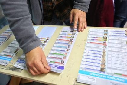 Boletas solo de candidatos a cargos nacionales en la Undiad 48 del Servicio Penitenciario Bonaerense, en San Martín