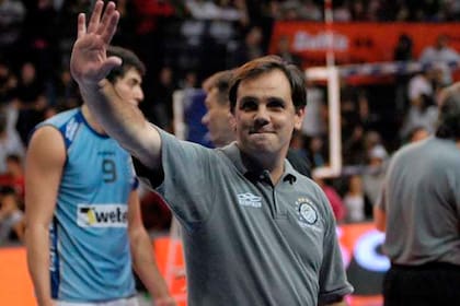 Javier Weber llevaba 13 años como entrenador de Bolívar; en abril se fue a dirigir en Brasil.