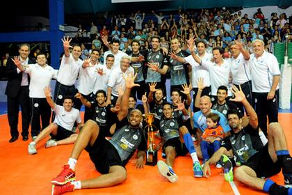 Bolívar festeja su quinta Copa ACLAV