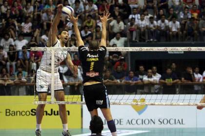 Bolívar le ganó al tetracampeón en San Juan