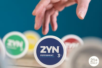 La FDA determinó que estos productos de Zyn cumplen con todos los requerimientos del estándar de salud pública de la Ley de Control de Tabaco y Prevención de Tabaquismo Familiar del 2009 (Zyn)