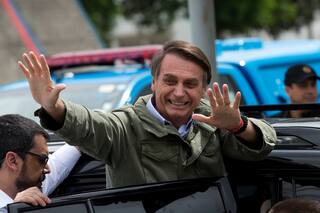 Bolsonaro deja el hospital tras cirugía y regresa a prisión domiciliaria