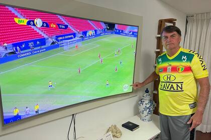 Bolsonaro, el día del comienzo de la Copa.