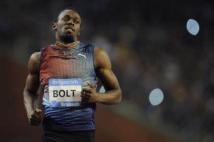 Bolt adujo molestias en su pierna izquierda