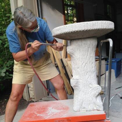 Bolte dedica parte de su tiempo al arte