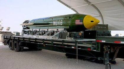 La llamada madre de todas las bombas mide cerca de 9 metros y tiene una fuerza equivalente a 11 toneladas de TNT