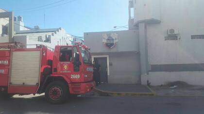 Bomberos controlaron un incendio en el edificio del grupo GEOF