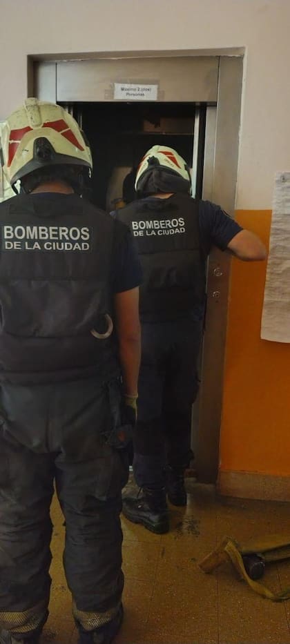 Bomberos de la Ciudad asistieron a más de 50 personas atrapadas en ascensores