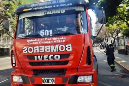Bomberos de la Ciudad asistieron al hombre que cayó al pozo en Núñez