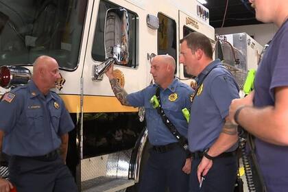 Bomberos de Nueva Jersey celebraron la aprobación de una ley estatal