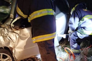 Tragedia en la Ruta 11: murió un chofer y 19 personas resultaron heridas en un choque