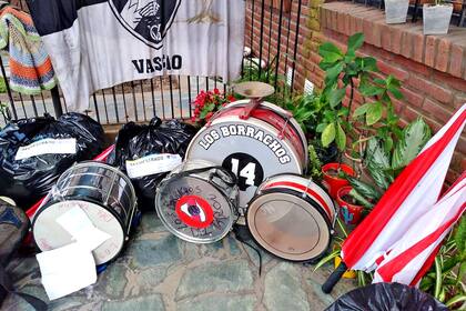 Bombos y banderas secuestradas