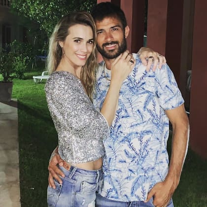 Bonelli y Cvitanich comenzaron su relación en septiembre de 2011; ocho meses después se fueron a vivir a Europa y apostaron por una familia juntos (Foto: Instagram @chechubonelli)