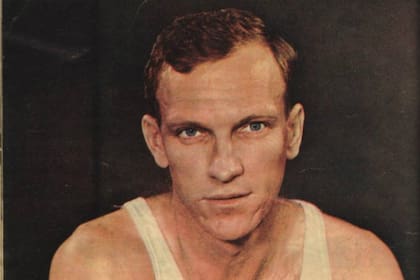 Bones McKinney, ala-pivot de Washington Capitols