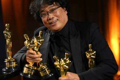 El cineasta coreano Bong Joon-ho, cuyo triunfo en los Oscar fue la única y mayúscula sorpresa de una noche para el olvido