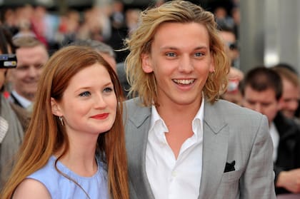 Bonnie Wright y Jamie Campbell Bower se conocieron en el set de Harry Potter en 2009; en 2011 se comprometieron, pero al año siguiente se separaron