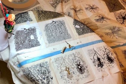 Bordado de neuronas (Foto: @institutocajal_cnc)