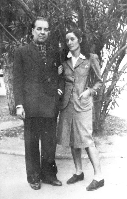 Borges y Estela se conocieron en la casa de Silvina Ocampo y Bioy Casares, en agosto de 1944