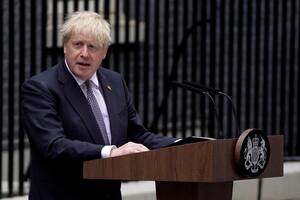 Acorralado, Boris Johnson renunció como primer ministro, pero se quedará en el cargo hasta que elijan a su sucesor