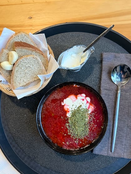 Borsch o sopa de remolachas, un clásico del menú ruso