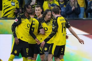 Borussia Dortmund asegura plaza en Champions con goleada al Freiburg