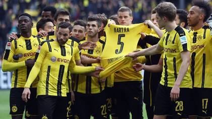 Borussia Dortmund le dedicó el triunfo a Bartra