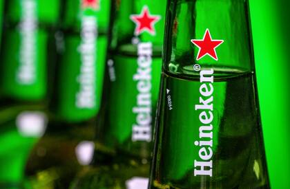 Botellas de cerveza Heineken en Washington, el 30 de marzo de 2018.