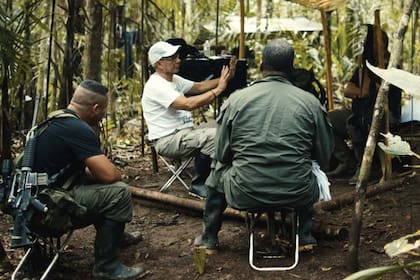 La primera vez que una cámara entró a un campamento de las FARC fue en septiembre de 1996, de la mano de Botero.