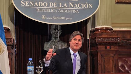 Presidió el Senado al ser nombrado Videpresidente de la Nacion
