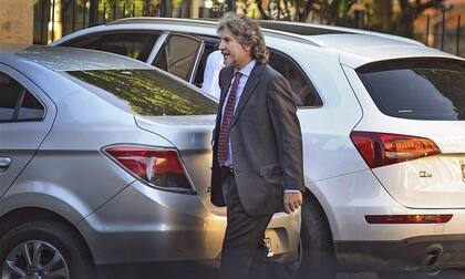 Boudou, ayer, al llegar a los tribunales de Comodoro Py; el juez federal Lijo lo llamó a indagatoria