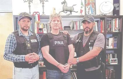 Boudou detenido en su departamento, el principio de un día muy complicado para el ex vicepresidente