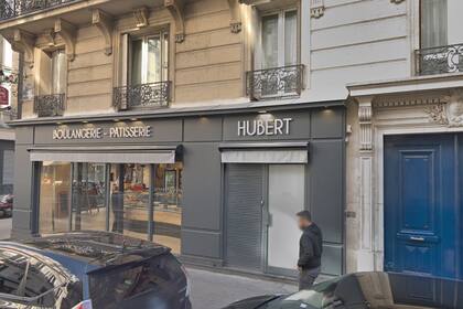 Una imagen de la panadería de abril de 2018; los bomberos estaban en el lugar desde antes de la detonación porque había una fuga de gas