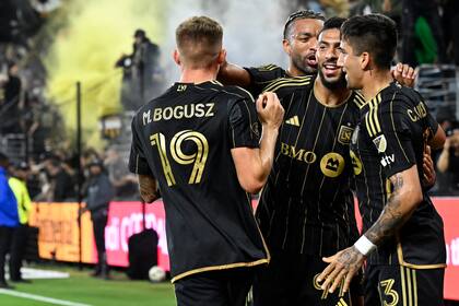 Bounga está a un solo gol de alcanzar los 100 goles con la camiseta de LAFC