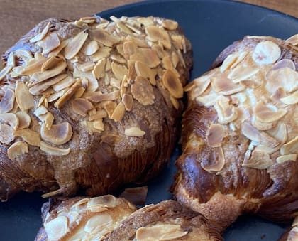 Boutique Alo´s y su croissant de almendra