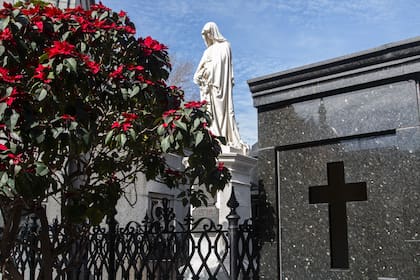 Mausoleo de Facundo Quiroga, Bóveda Salvador María del Carril y Tiburcia Dominguez de Carril  en el Cementerio de Recoleta