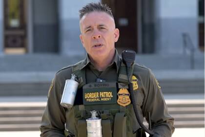 Bovino fue acusado de lanzar gas lacrimógeno a la multitud reunida para manifestar en contra de su accionar