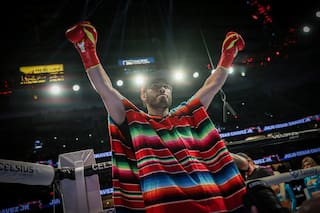 Boxeador mexicano Julio César Chávez Jr. retoma su vida mientras espera juicio, afirma abogado