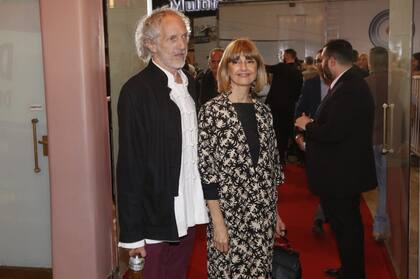 Boy Olmi junto a Carola Reyna