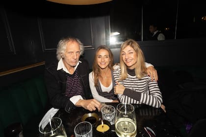 Boy Olmi y Carola Reyna compartieron mesa con Eleonora Wexler.