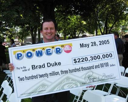Brad Duke ganó más de 220 millones de dólares jugando Powerball