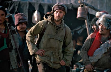 Brad Pitt en la película Siete años en el Tíbet (1997)