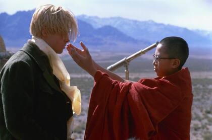 Brad Pitt en una escena con el pequeño Dalai Lama rodada en Mendoza. 