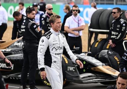 Brad Pitt, protagonista y productor de F1 The Movies, el film que es récord de taquilla en el mundo y que contiene escenas filmadas durante los grandes premios