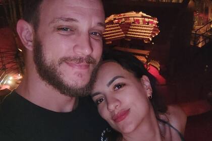Camila Muñoz, pareja de Bradley Bartell, fue arrestada por el ICE