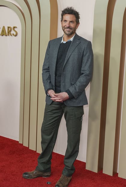 Bradley Cooper está triplemente nominado por Maestro, como mejor actor protagónico, como productor y como guionista