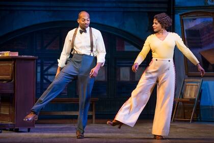 Brandon Victor Dixon y McDonald en el musical de Broadway "Shuffle Along". McDonald intentó durante años que se escribiera una canción para "The Good Fight", y finalmente tuvo éxito en la temporada 3, cuando logró cantar "Rapsberry Beret", de Prince, junto a Baranski