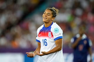 Brazaletes arcoíris dividen opiniones en la Eurocopa femenina 2025