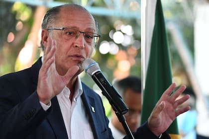 Brazil's Geraldo Alckmin, former governor of Sao Paulo State, delivers a speech during his affiliation to the Brazilian Socialist Party at an event in Brasilia, on March 23, 2022 ahead of October presidential election. (Photo by EVARISTO SA / AFP)