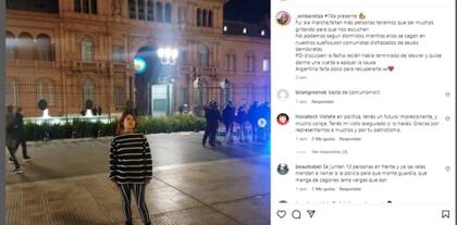 Brenda Uliarte frente a la Casa Rosada